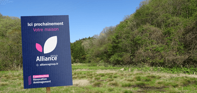 Terrain à Essarts en Bocage en Vendée (85) de 305 m² à vendre au prix de 28000€ - 1