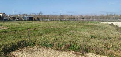 Terrain à Mosnac-Saint-Simeux en Charente (16) de 748 m² à vendre au prix de 0€