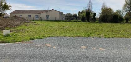 Terrain à Saintes en Charente-Maritime (17) de 680 m² à vendre au prix de 68000€