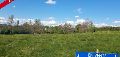 Terrain à Lisle en Dordogne (24) de 2260 m² à vendre au prix de 27000€