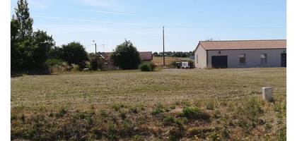 Terrain à Saint-Jean-de-Thouars en Deux-Sèvres (79) de 829 m² à vendre au prix de 26000€