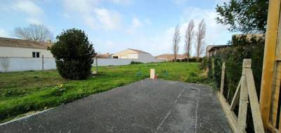 Terrain à Saint-Laurent-de-la-Prée en Charente-Maritime (17) de 618 m² à vendre au prix de 148800€ - 2