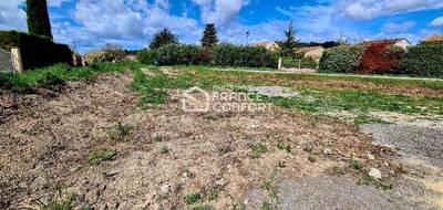 Terrain à Villelaure en Vaucluse (84) de 440 m² à vendre au prix de 165000€ - 2