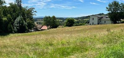 Terrain à Jussac en Cantal (15) de 1398 m² à vendre au prix de 76890€ - 1