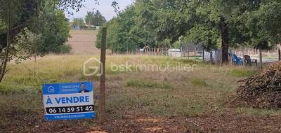 Terrain à Nieuil en Charente (16) de 1700 m² à vendre au prix de 17950€ - 1