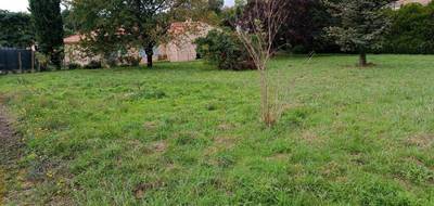 Terrain à Ruelle-sur-Touvre en Charente (16) de 769 m² à vendre au prix de 55500€ - 1