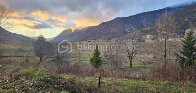 Terrain à Rochebrune en Hautes-Alpes (05) de 545 m² à vendre au prix de 45000€ - 1