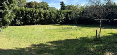 Terrain à Eyguières en Bouches-du-Rhône (13) de 670 m² à vendre au prix de 240000€ - 2