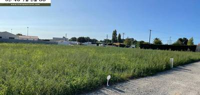 Terrain à Saint-Porchaire en Charente-Maritime (17) de 695 m² à vendre au prix de 66000€ - 2