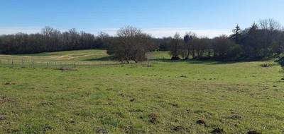 Terrain à La Rochefoucauld-en-Angoumois en Charente (16) de 3510 m² à vendre au prix de 37700€ - 1