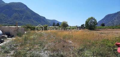 Terrain à Théus en Hautes-Alpes (05) de 1430 m² à vendre au prix de 191900€ - 1